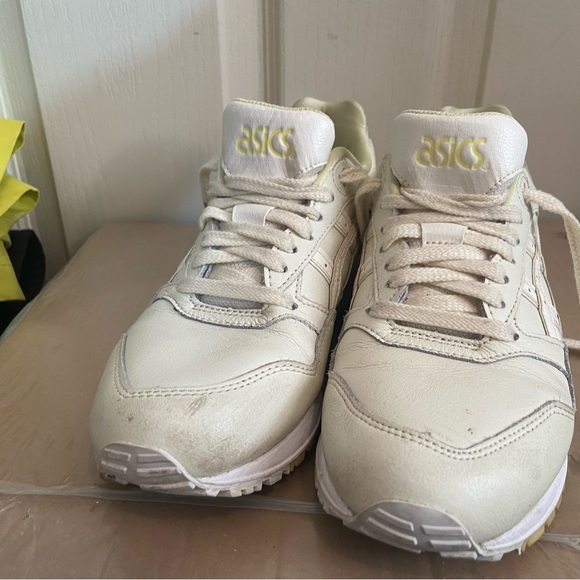 Asics women’s gelsaga trainers size UK 5 - Picture 5 of 16